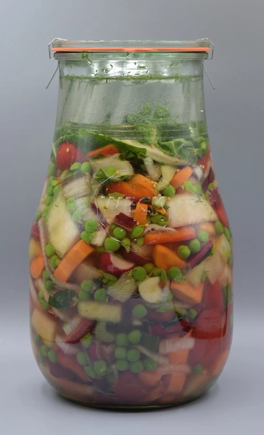 Aguamiel fermentándose para convertirse en pulque