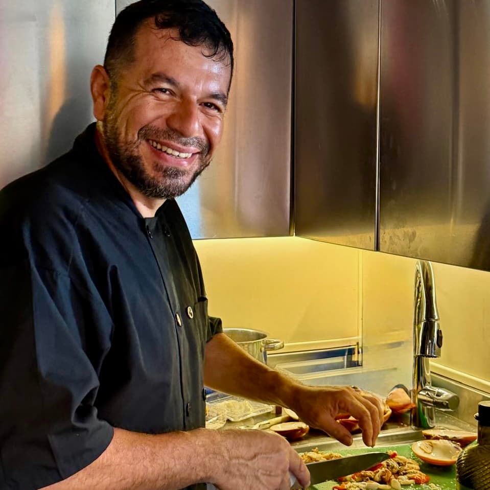Chef Mario en su cocina