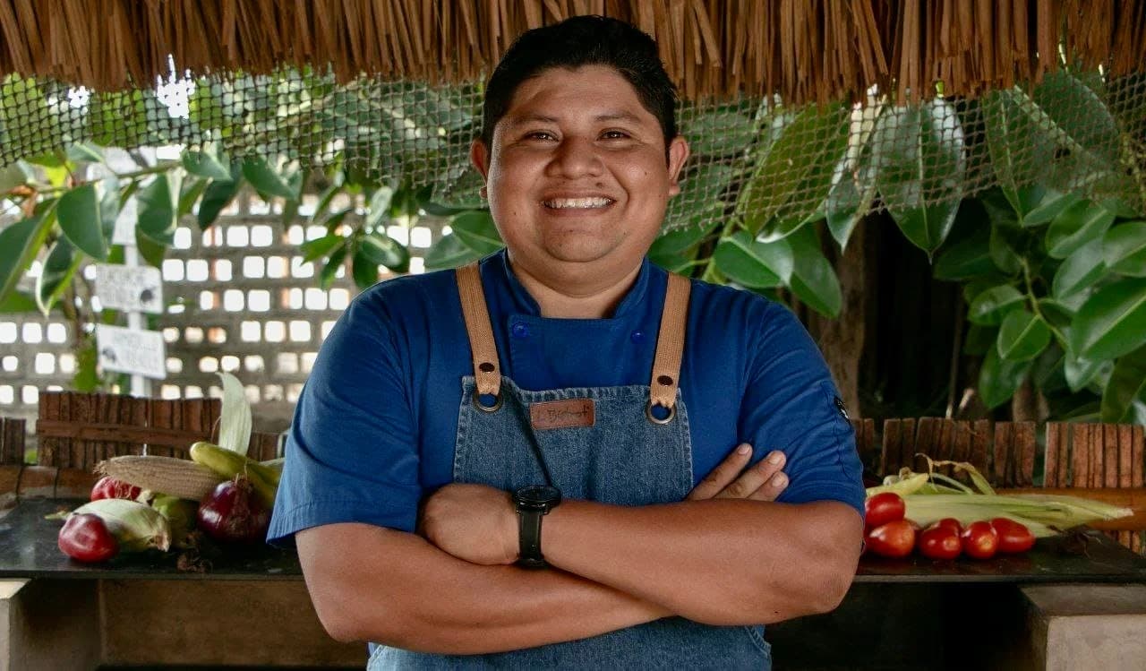 Chef Enrique Ortiz en su restaurante